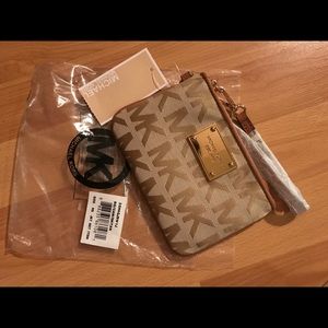 Michael Kors Wristlet